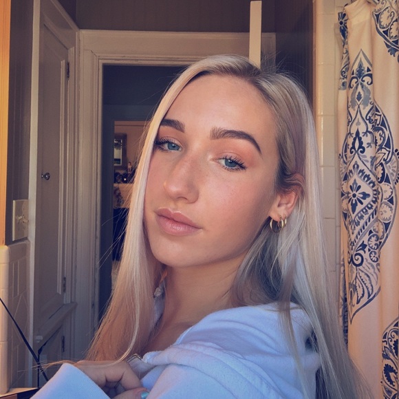 Meet your Posher, Julia - Picture 1 of 1